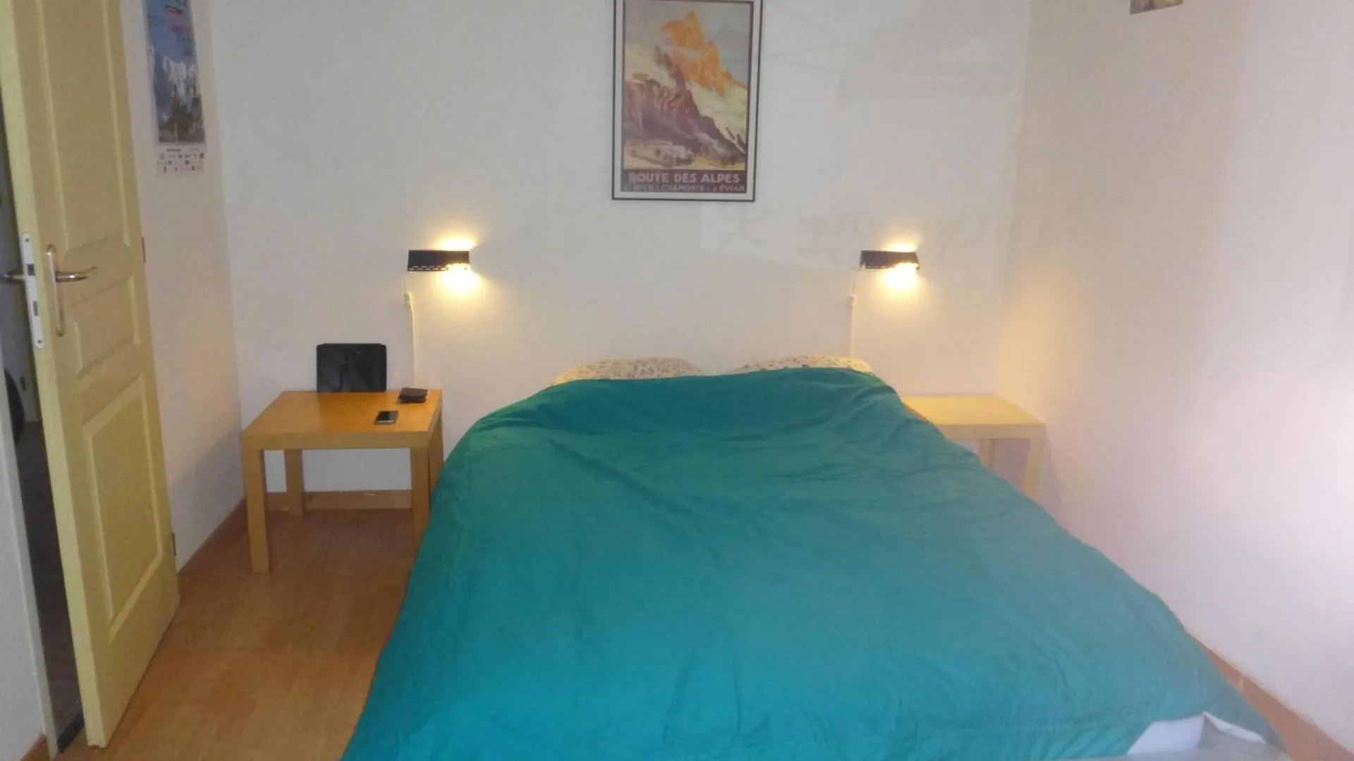 Spacious Chalet Near The Ski Area, Cleaning Included Сен-Жан-д'Ольп