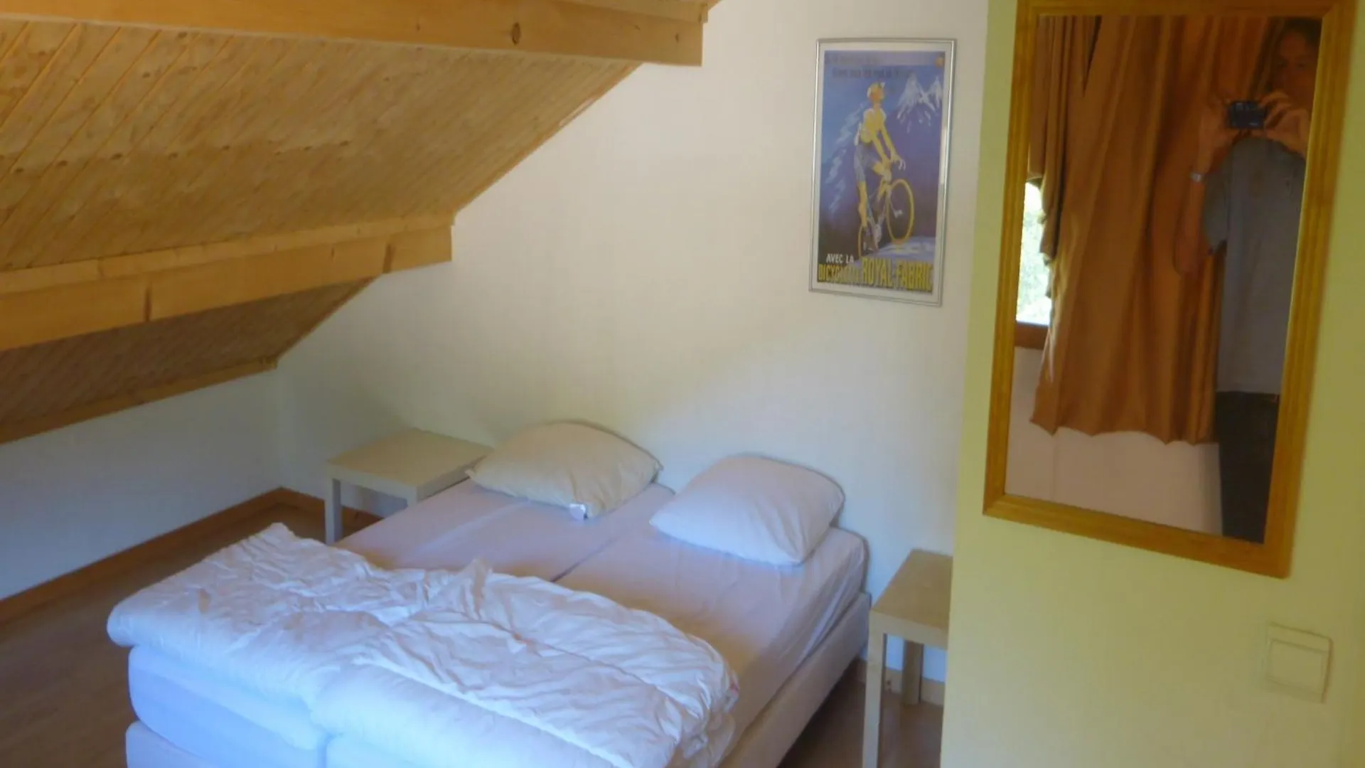 Spacious Chalet Near The Ski Area, Cleaning Included Сен-Жан-д'Ольп Франция